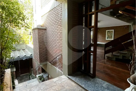Sobrado à venda com 3 quartos, sendo 1 suíte, em Rolinópolis, São Paulo, SP