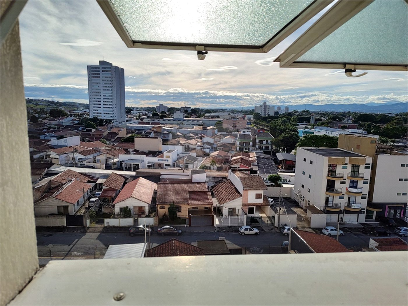 Apartamento à venda com 2 quartos em Vila Paulista, Taubaté, SP