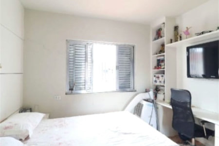 Sobrado à venda com 3 quartos, sendo 1 suíte,  em Vila Constança, São Paulo, SP