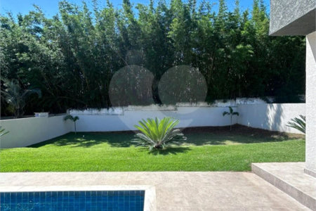 Casa à venda com 3 suítes no condomínio Shamballa 1, Atibaia - SP