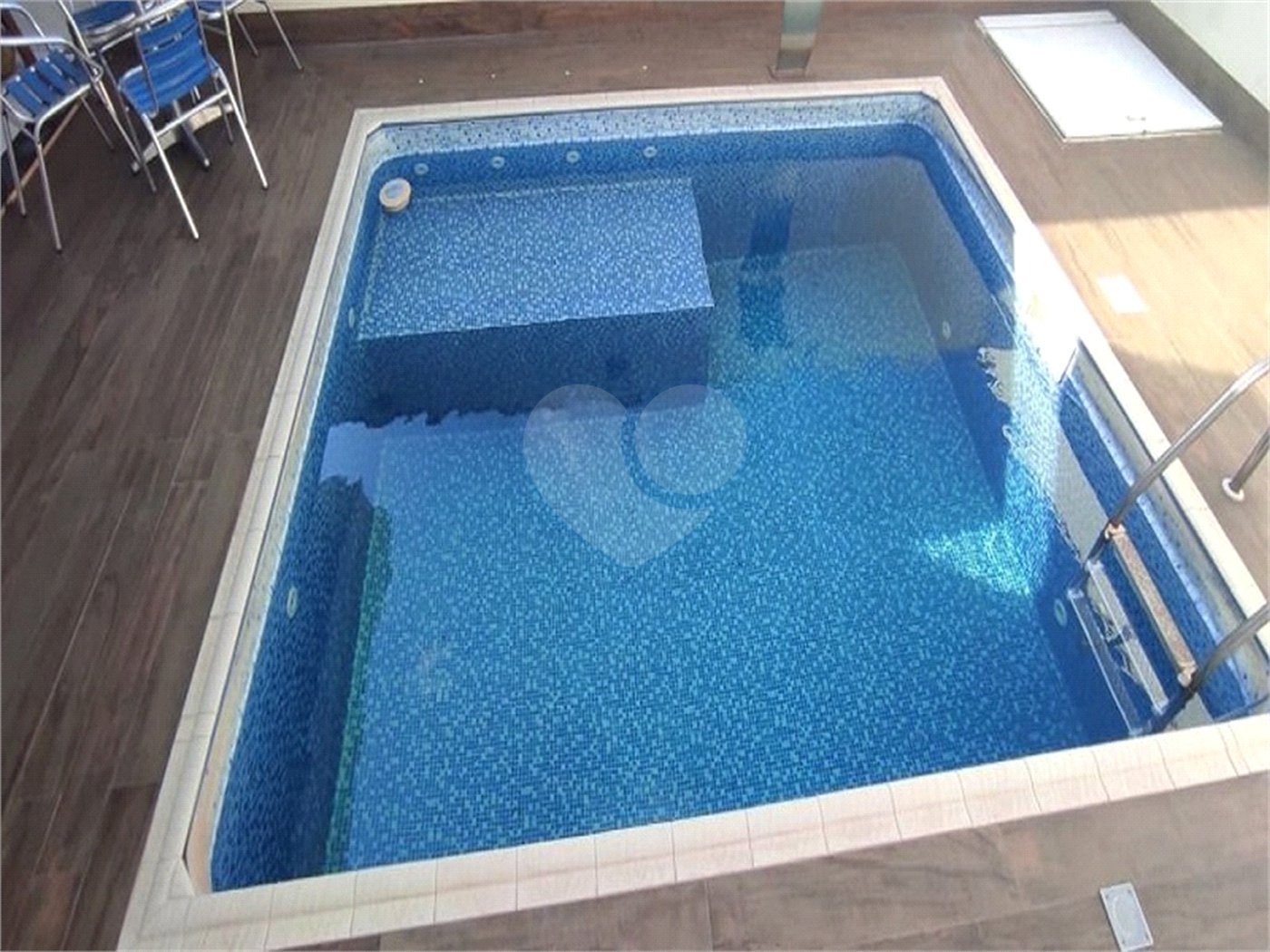 Casa à venda com 4 quartos, sendo 2 suítes, no condomínio Residencial Villa dos Inglezes, Sorocaba - SP