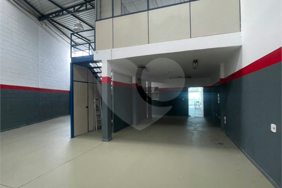 Sobrado à venda ou para alugar com 4 quartos, sendo 1 suíte,  em Tucuruvi, São Paulo, SP