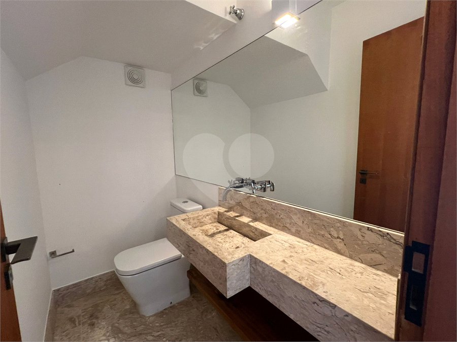 Casa para alugar com 3 quartos, sendo 1 suíte, no condomínio Res Villeneuve, São Paulo - SP