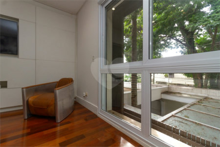 Casa à venda ou para alugar com 4 suítes em Jardim América, São Paulo, SP