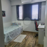 Sobrado à venda com 5 quartos, sendo 3 suítes, em Residencial Jatobás, Louveira, SP