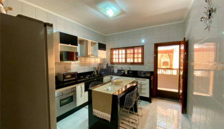 Casa à venda com 3 quartos, sendo 1 suíte,  em Chácara do Vovô, Guarulhos, SP