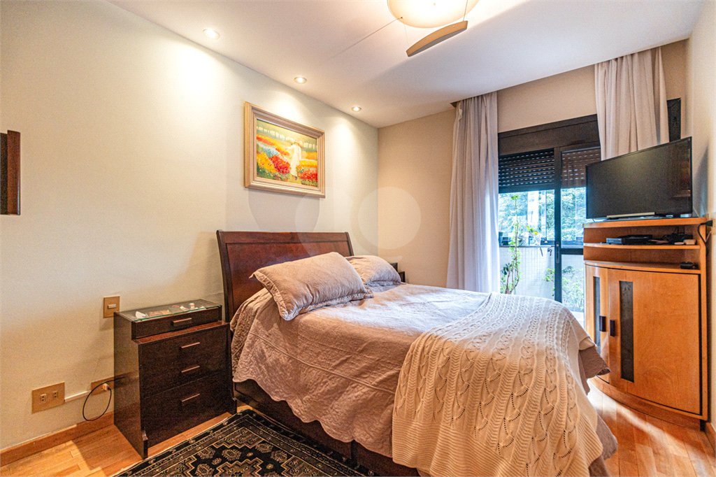Apartamento à venda com 4 quartos, sendo 3 suítes,  em Perdizes, São Paulo, SP