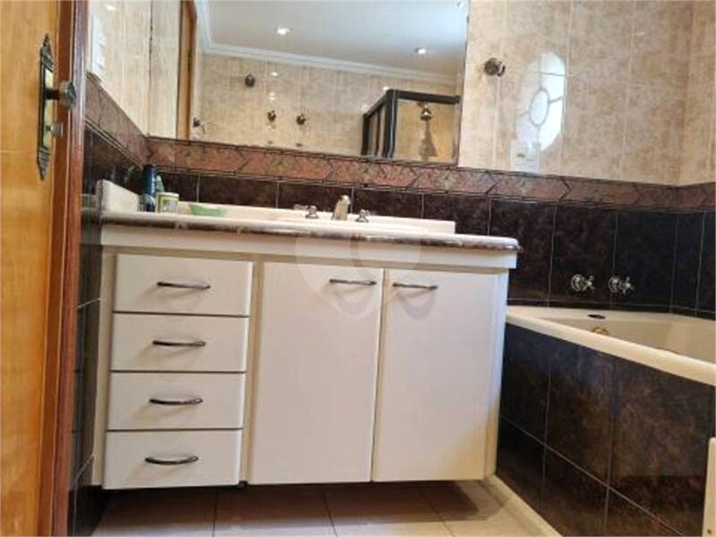 Apartamento à venda com 3 quartos, sendo 1 suíte, em Vila Mariana, São Paulo, SP