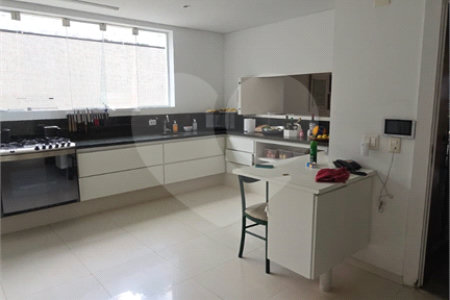 Casa à venda com 4 suítes em Santo Amaro, São Paulo, SP