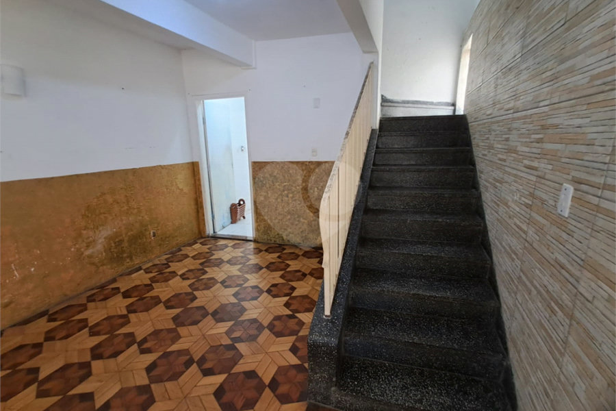 Sobrado à venda com 4 quartos em Parada Inglesa, São Paulo, SP