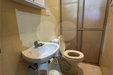 Casa à venda com 4 quartos, sendo 2 suítes,  no condomínio Chacara Marques, Santana de Parnaíba - SP