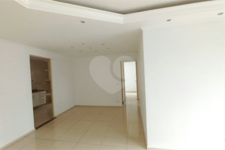 Apartamento à venda com 3 quartos em Jardim Londrina, São Paulo, SP