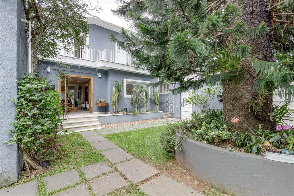 Casa de Vila à venda com 3 quartos, sendo 2 suítes, em Brooklin Velho, São Paulo, SP