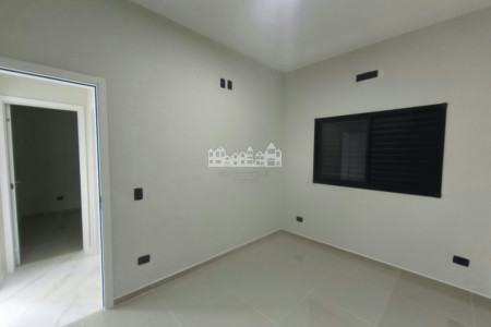 Casa térrea à venda com 4 quartos, sendo 2 suítes, no condomínio Alto da Floresta, Bom Jesus dos Perdões - SP