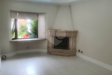 Casa à venda com 4 quartos, sendo 2 suítes,  no condomínio Lake Louise, São Paulo - SP