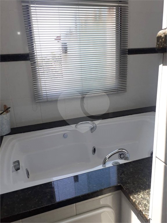 Sobrado à venda com 3 quartos, sendo 1 suíte, em Parque Santana, Mogi das Cruzes, SP
