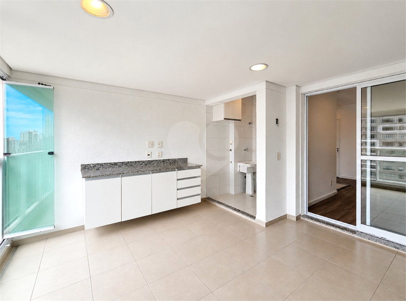 Apartamento à venda ou para alugar com 2 quartos, sendo 1 suíte, em Campo Belo, São Paulo, SP