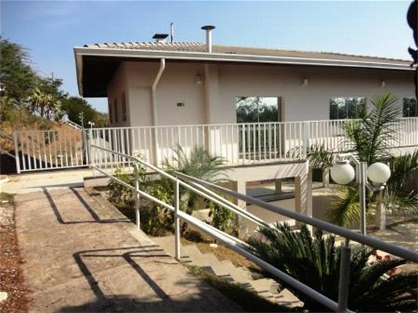 Casa à venda com 3 quartos, sendo 2 suítes, no condomínio Águas da Serra, Valinhos - SP