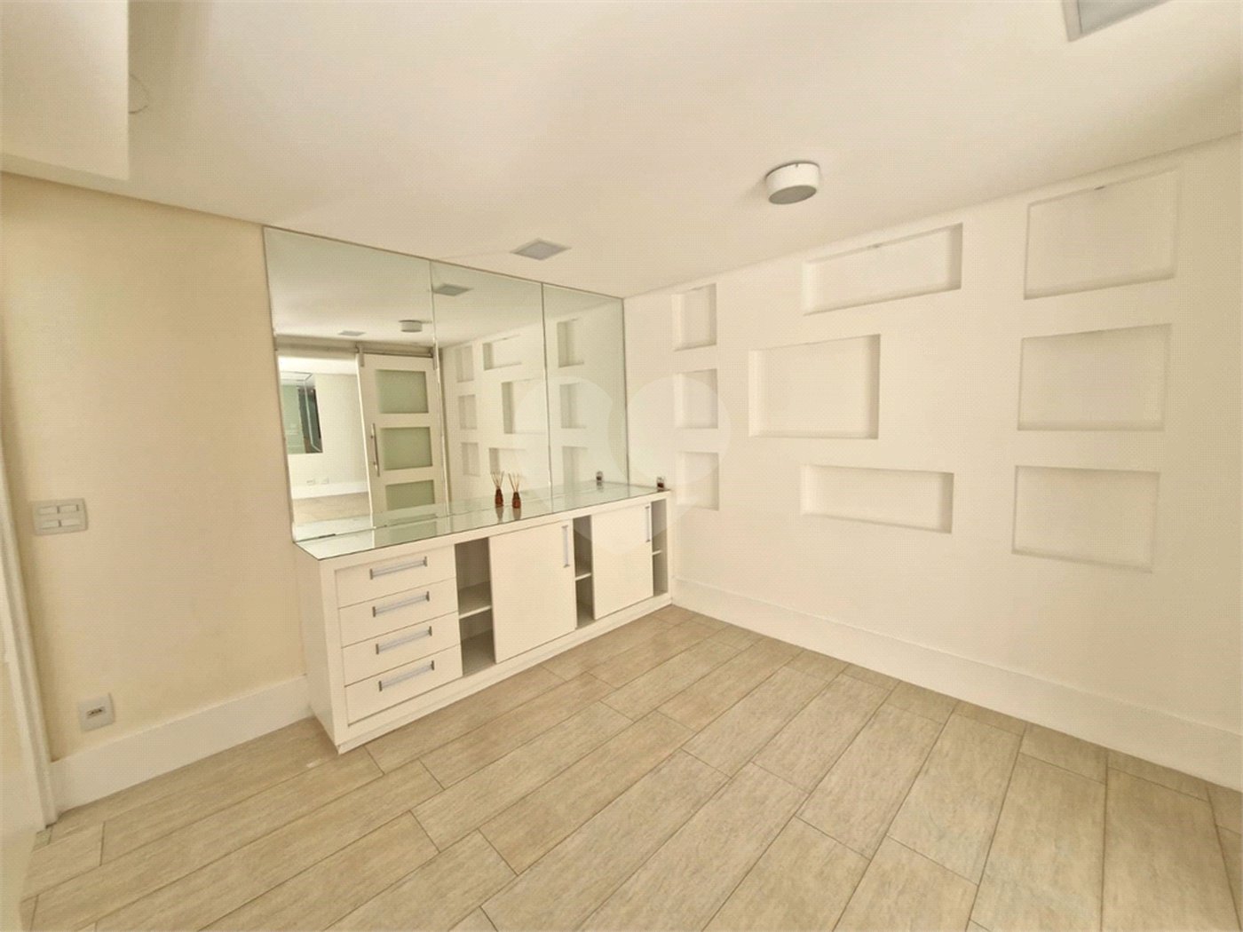 Apartamento à venda ou para alugar com 4 suítes em Alto da Boa Vista, São Paulo, SP