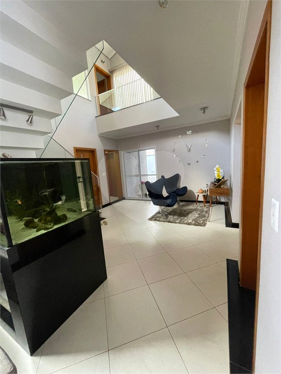 Casa à venda com 4 suítes no condomínio Aruã Lagos, Mogi das Cruzes - SP