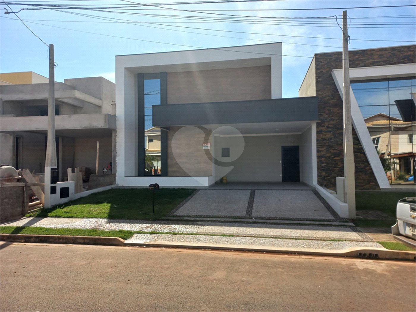 Casa à venda com 3 suítes no condomínio Reserva Real, Paulínia - SP