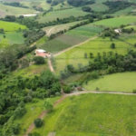 Sítio à venda com 4 quartos, sendo 1 suíte, no Centro, Elias Fausto, SP