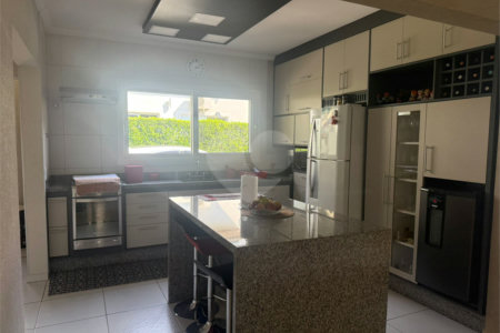 Casa à venda com 3 suítes no condomínio Terras de Mont Serrat, Salto - SP