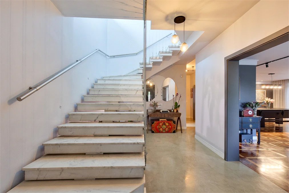 Casa à venda com 4 suítes em Granja Julieta, São Paulo, SP