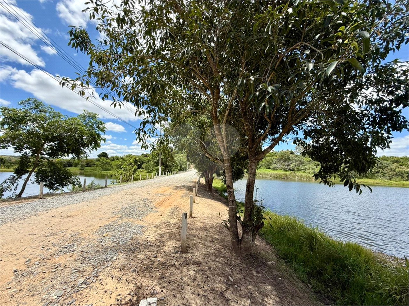 Casa à venda com 2 suítes em Loteamento de Chácaras Arumã, Sarapuí, SP