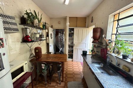 Sobrado à venda com 3 quartos em Sumaré, São Paulo, SP