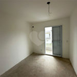 Casa à venda com 2 quartos no condomínio Vila das Paineiras, Suzano - SP