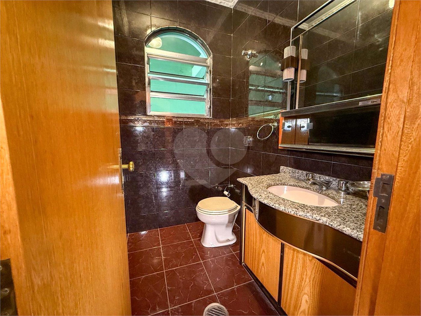 Sobrado à venda com 3 quartos, sendo 1 suíte, em Cidade Líder, São Paulo, SP