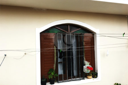 Sobrado à venda com 4 quartos, sendo 1 suíte,  em Vila Gomes, São Paulo, SP