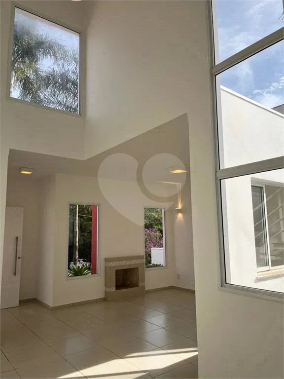 Casa para alugar com 3 suítes no condomínio Figueira Garden, Atibaia - SP