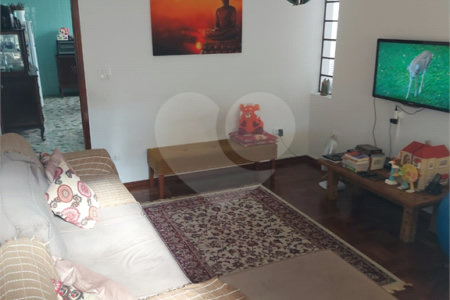 Casa à venda com 3 quartos em Anhangabaú, Jundiaí, SP