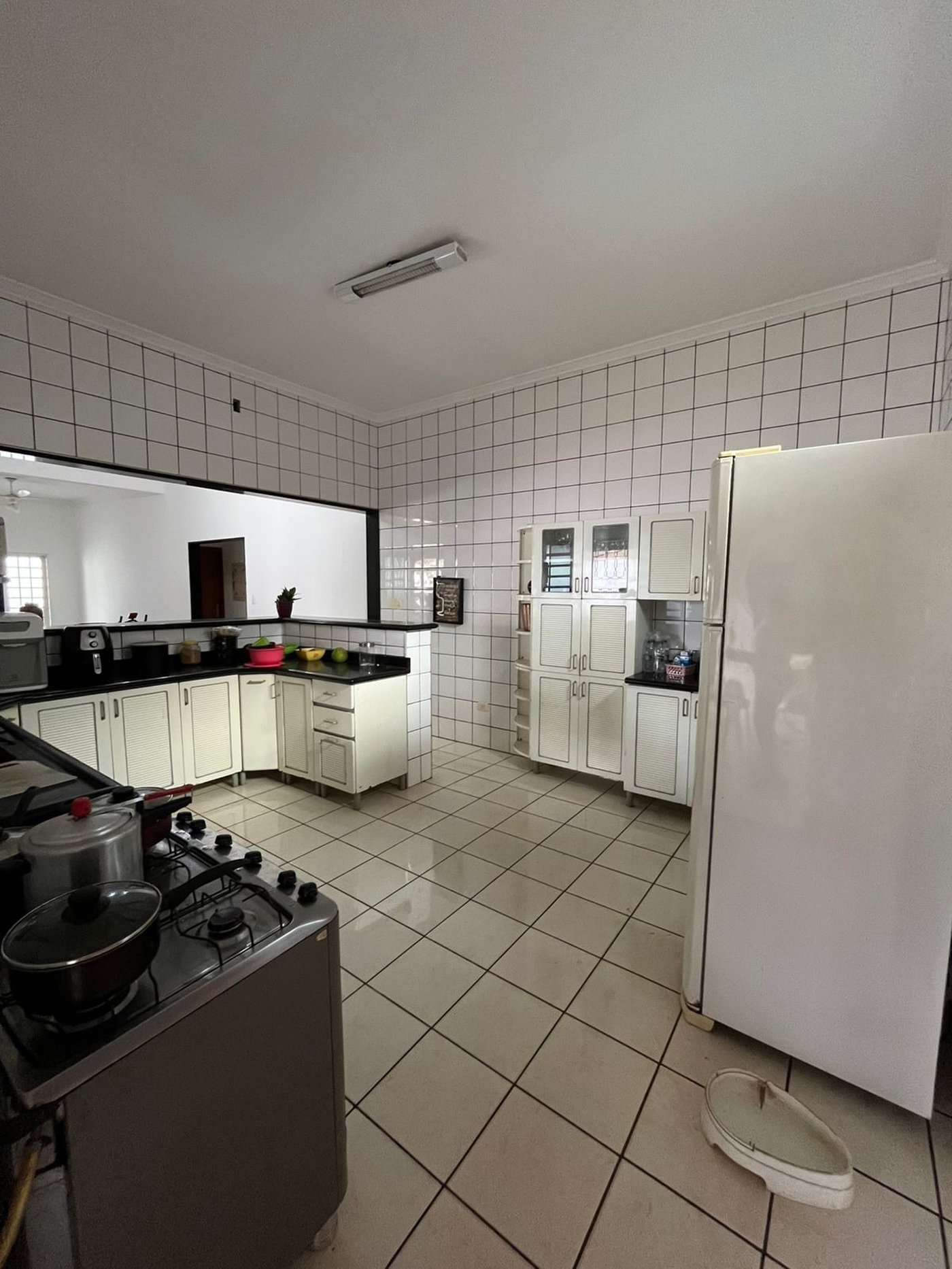 Casa à venda com 3 quartos, sendo 1 suíte,  em Jardim Primaveril, Três Lagoas, MS
