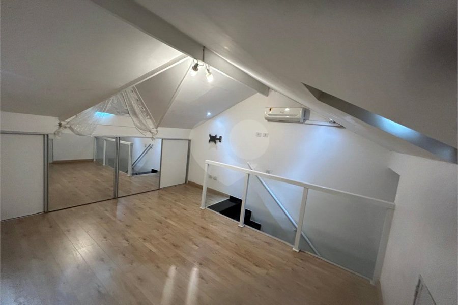 Casa à venda ou para alugar com 3 quartos, sendo 2 suítes,  no condomínio Residencial Erika, São Paulo - SP
