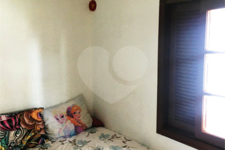 Sobrado à venda com 4 quartos, sendo 1 suíte,  em Vila Gomes, São Paulo, SP