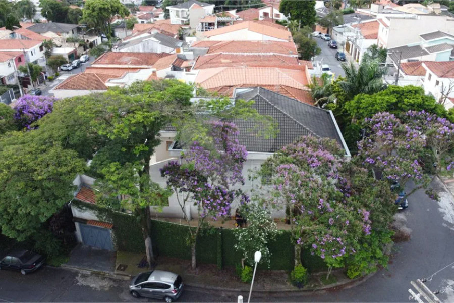 Sobrado à venda com 4 quartos, sendo 1 suíte, em Tremembé, São Paulo, SP