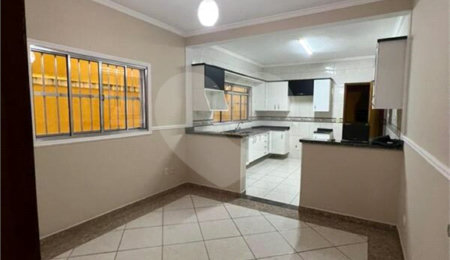 Sobrado à venda com 3 quartos, sendo 1 suíte,  em Vila Piauí, São Paulo, SP