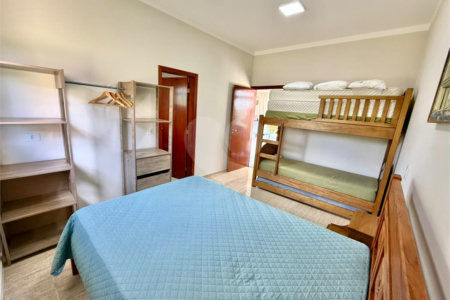 Casa à venda com 2 suítes em Loteamento de Chácaras Arumã, Sarapuí, SP