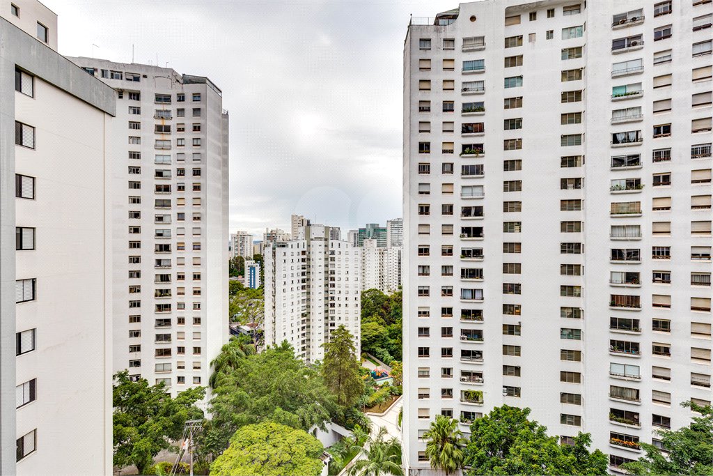 Apartamento à venda com 4 quartos, sendo 2 suítes, em Morumbi, São Paulo, SP