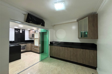 Casa à venda com 3 quartos, sendo 1 suíte,  em Jardim Santa Mena, Guarulhos, SP
