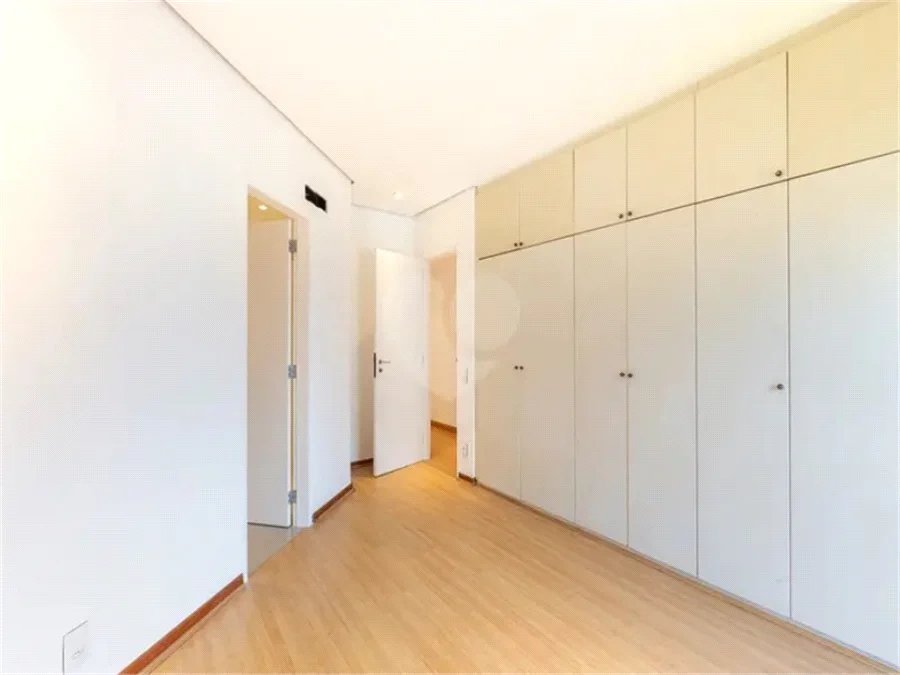 Apartamento à venda ou para alugar com 3 suítes em Real Parque, São Paulo, SP