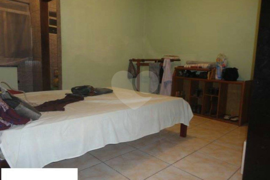 Casa de Vila à venda com 6 quartos em Jardim Peri, São Paulo, SP