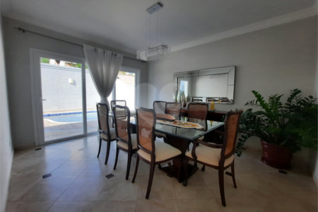 Casa à venda com 3 suítes no condomínio Parque Arco Iris, Atibaia - SP