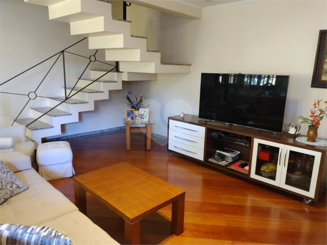 Sobrado à venda com 3 quartos, sendo 1 suíte,  em Vila Mascote, São Paulo, SP