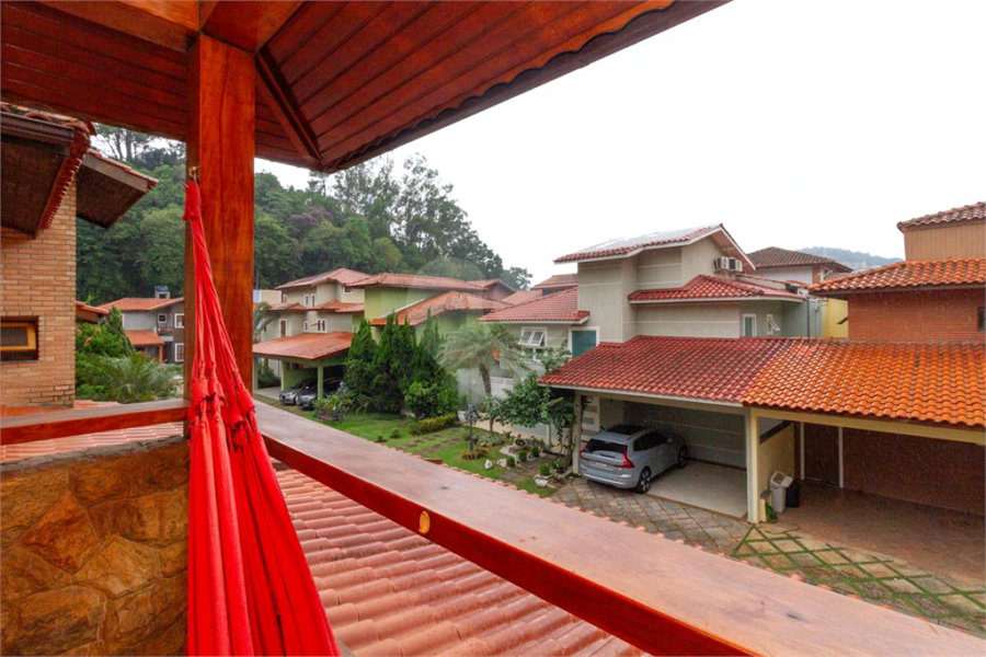 Casa à venda com 4 quartos, sendo 2 suítes, no condomínio Da Serra, São Paulo - SP