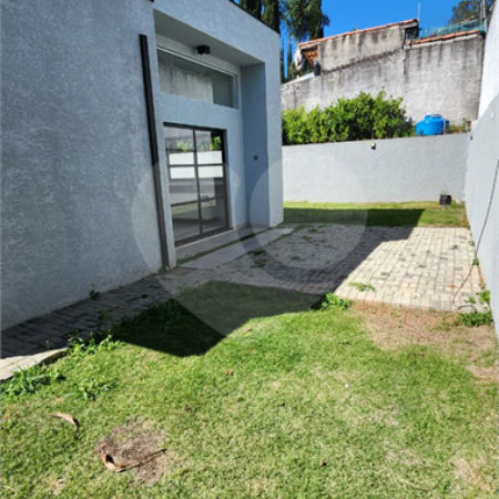 Casa para alugar com 3 quartos, sendo 1 suíte, no condomínio Chácaras Brasil, Atibaia - SP