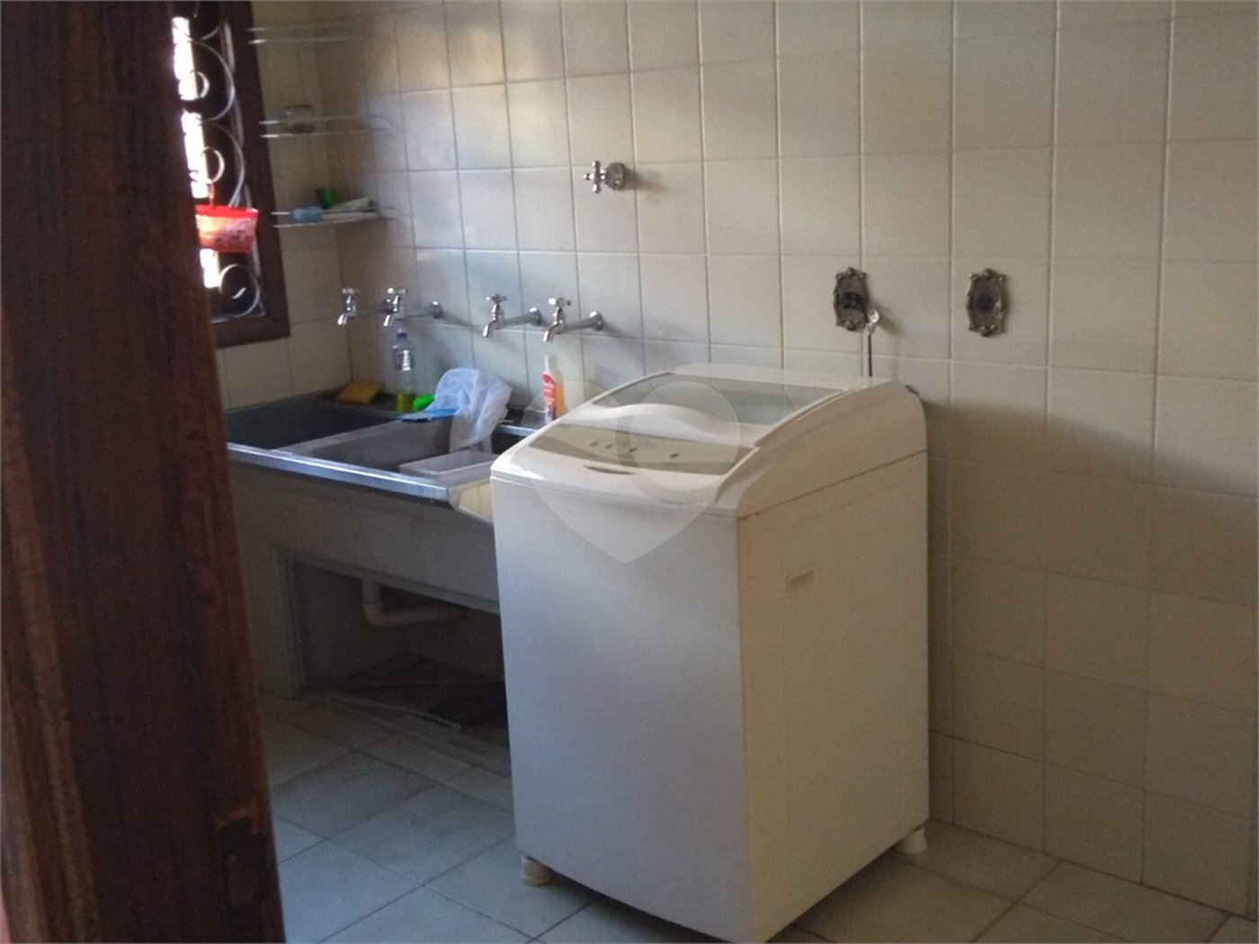 Casa à venda com 6 quartos, sendo 2 suítes,  em Jardim Leocádia, Sorocaba, SP